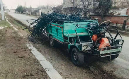 Direğe gücü yetmedi parçalarını çaldı